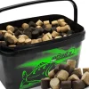 Magic Baits Black & White Carp Pellets 20mm 4 Kg im Eimer Karpfenpellets with Bucket Futterpellets Karpfen Pellet Mix Feeder Halibut Pellet Karpfenköder  Futtermittel